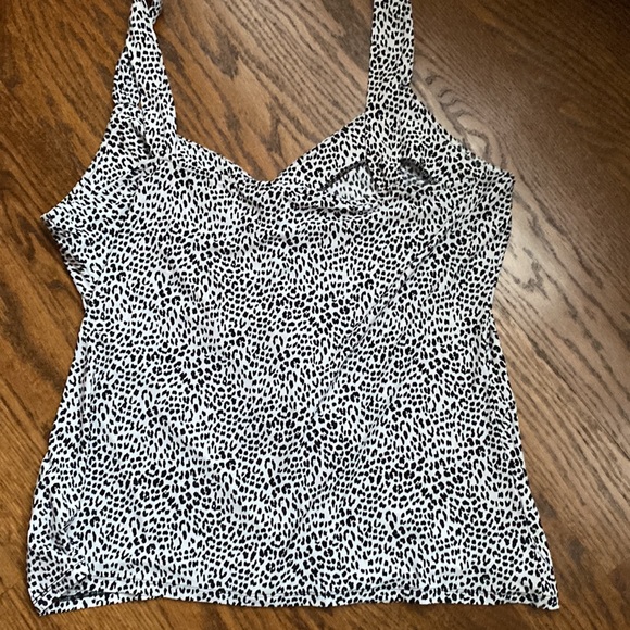 Tee - Picture 4 of 4